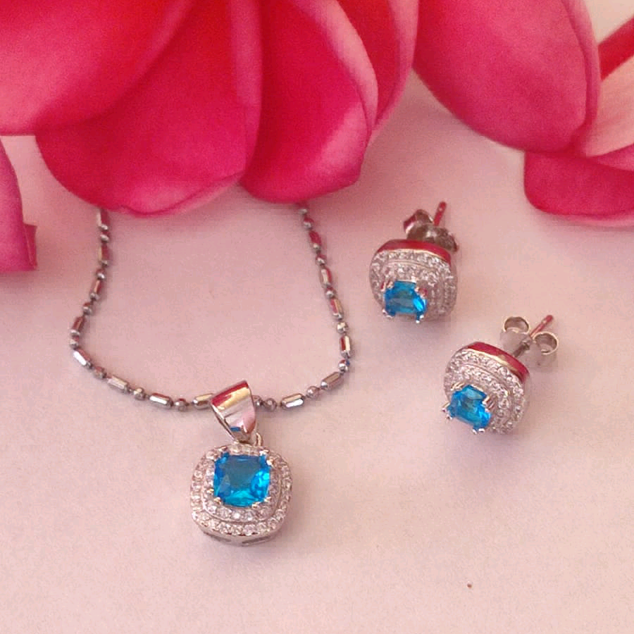 Sterling Silver Blue Pendant Set 